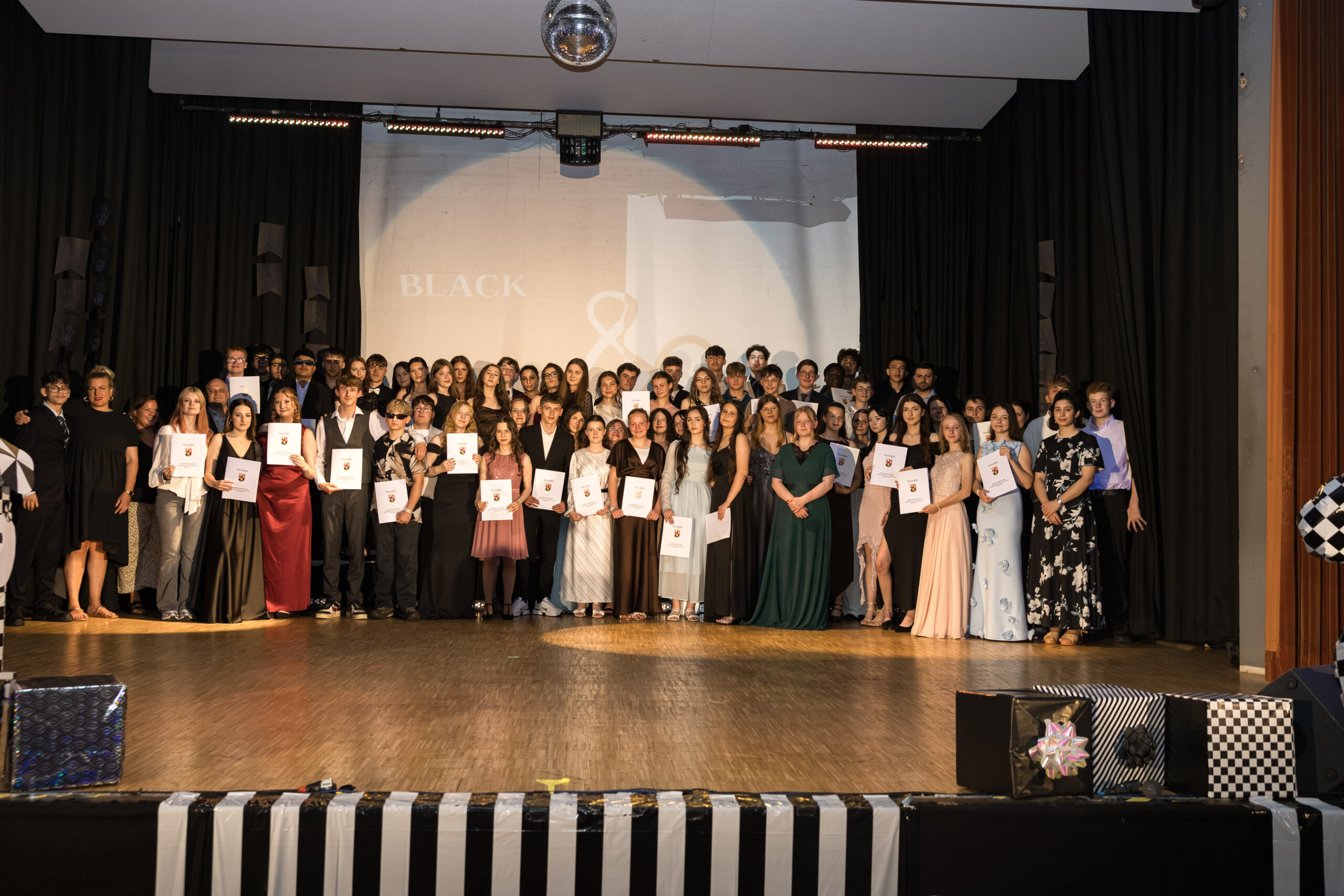Gemeinsames Abschlussfoto der Realschule plus und Fachoberschule